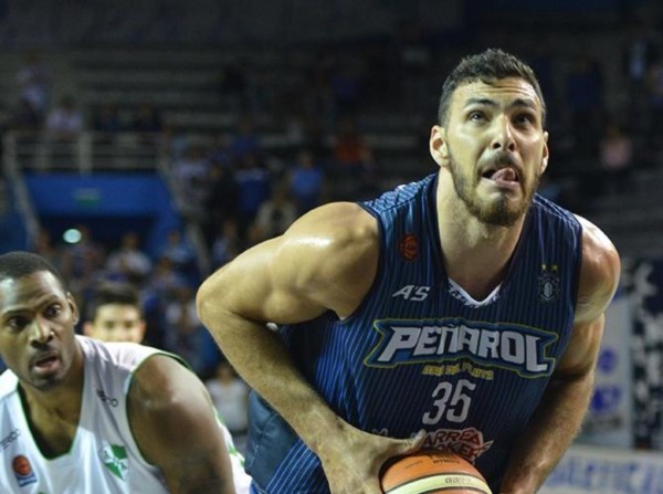 Espectacular actuación del "Toro" Acuña (27pts+11reb). (Foto: @InfoLiga).