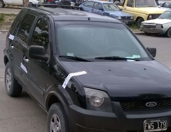 La camioneta fue encontrada en un procedimiento hecho en Trelew . 