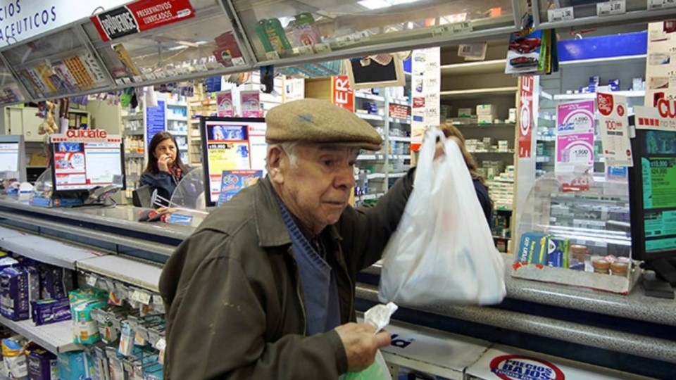 Las farmacias dejan de vender medicamentos a afiliados al PAMI por tiempo indeterminado.