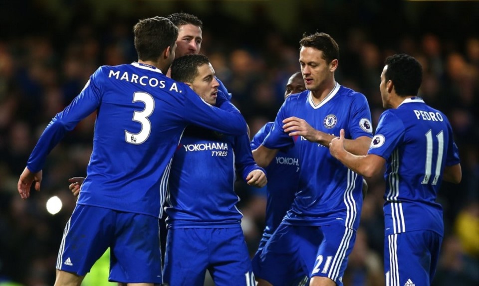 Chelsea le ganó 3-0 al Bournemouth y le sacó 9 puntos de ventaja a sus perseguidores. Pedro anotó un doblete.