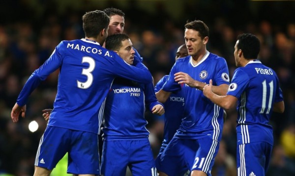 Chelsea le ganó 3-0 al Bournemouth y le sacó 9 puntos de ventaja a sus perseguidores. Pedro anotó un doblete.