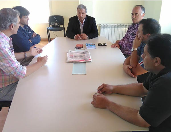 Alerta. El intendente Aleuy encabezó la mesa con la Cooperativa local. 