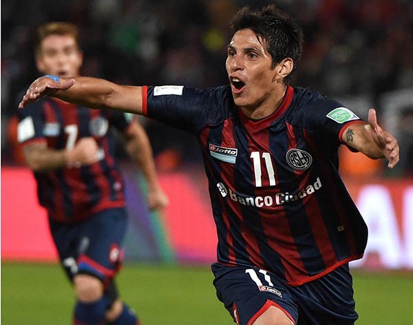 Pablo Barrientos celebra su gol ante el Auckland City en el Mundial de Clubes del 2014..
