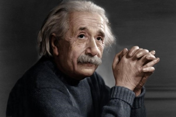 "Dos cosas son infinitas: el universo y la estupidez humana; aunque tenga dudas sobre el universo"