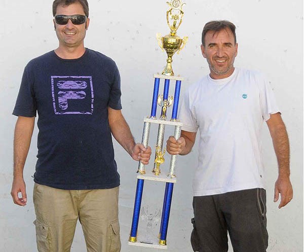 Hay pique. Ramiro Miñones y Damián Didoménica, los ganadores de las 20 horas de pesca en Puerto Madryn.