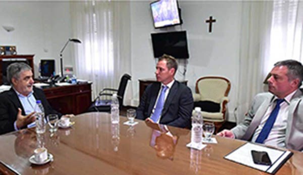 Das Neves recibió a representantes de la empresa Genneia.