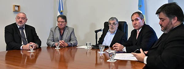 Das Neves ponderó “el nivel de confiabilidad de las instituciones financieras para con chubut”.