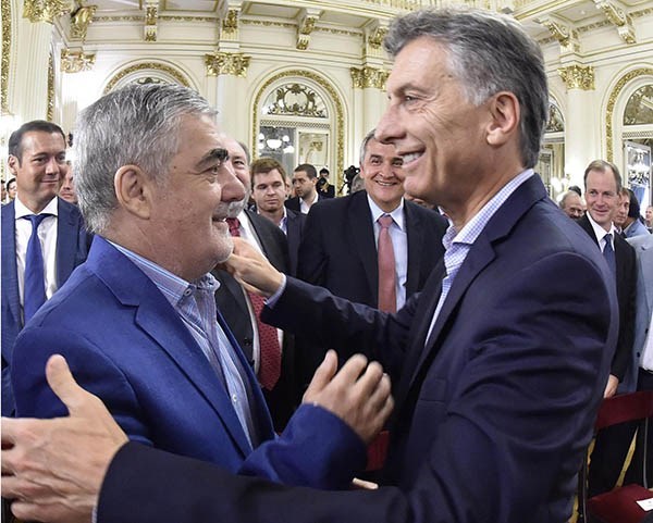 Guiño y visita. Macri consolidará su buena relación con Das Neves el 3 de marzo próximo, cuando lo visite en Chubut.