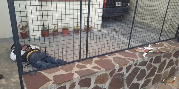 Momento de la detención de este sujeto de 19 años de edad que posee un frondoso prontuario policial.