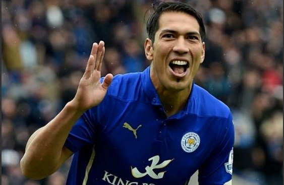 Leicester está cada vez más cerca de la gloria con el argentino Ulloa en el plantel.