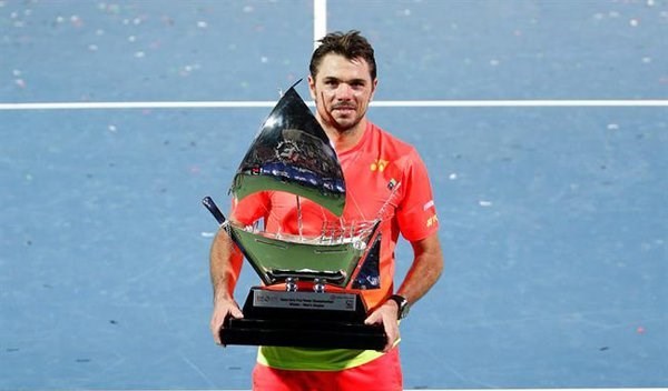 Wawrinka conquista su título número 13 en Dubai.