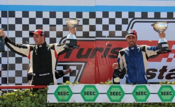 Matías Silvente (Renault Clio) se quedó con la primera final del Turismo Pista en Olavarría.