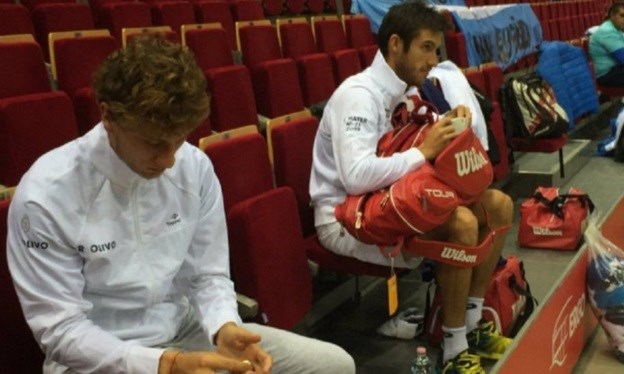 El "Yacaré" Mayer peloteó en la mañana polca con Renzo Olivo. (Foto: AAT).