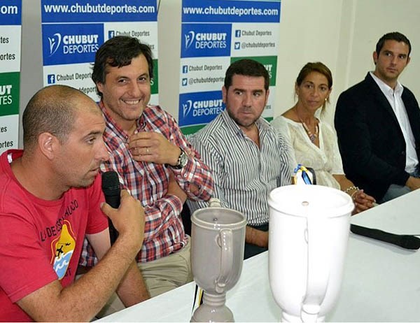 Oficialdegui, Awstin, Ñonquepán, Feliciano y Pala en el lanzamiento.
