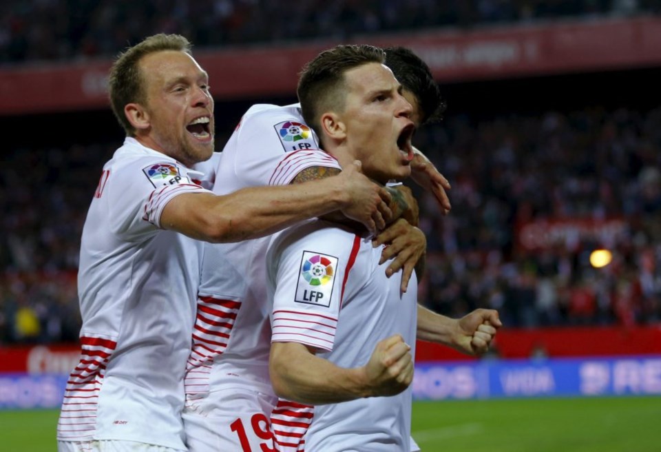 El francés Gameiro convirtió un doblete en 4 juntos. Antes, había fallado un penal.