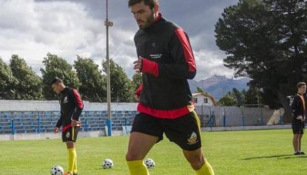 Martín Pavez tenía todo listo para debutar con la camiseta de Cruz del Sur. 