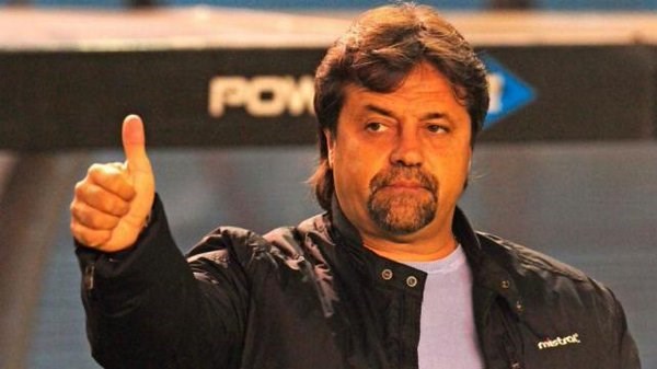 Ricardo Caruso Lombardi de no haber contratiempos será nuevo DT de Sarmiento. Sellaría su vínculo el viernes. 