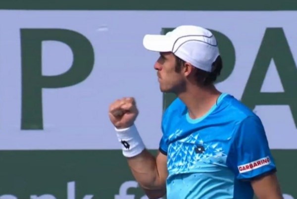 Mayer avanza a la 2da ronda de Indian Wells.