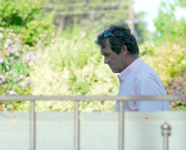 Perfil del viudo Macarrón, captado por el fotógrafo en sus cavilaciones.