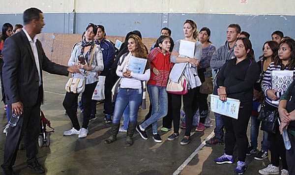 La garantía de los servicios en lotes es por parte del municipio.