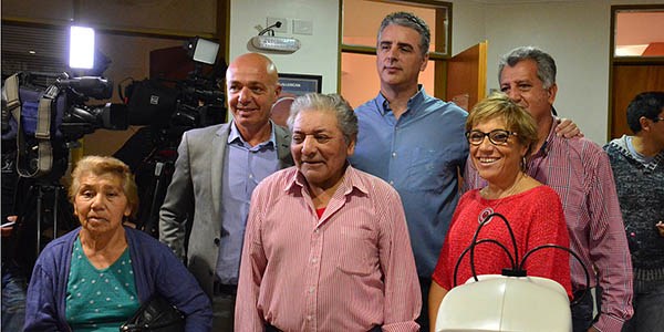 Exitoso trasplante. “Nunca pensé que podía recuperar la vista”, dijo Lagos, el receptor de la córnea.