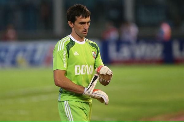Barovero: "Siempre soñé con estar en la Selección, pero me está ganando la resignación".