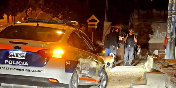 Momentos previos a la entrega voluntaria del hombre de 65 años que se puso a dosposición de la Justicia.