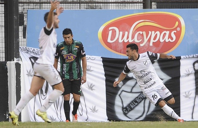 Se cruzaron tras 15 años y fue sandunga de All Boys a Chicago: 5-2.