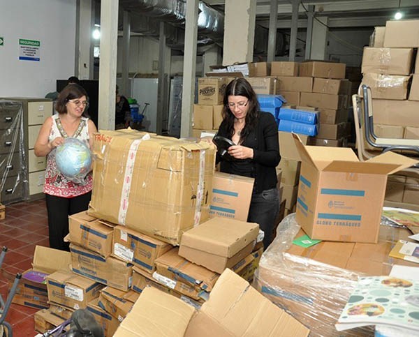 En depósito. El material será distribuido a las bibliotecas escolares.