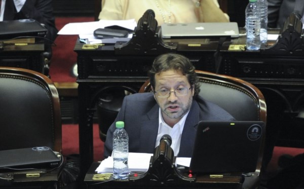 El diputado Marco Lavagna encabeza los equipos técnicos que realizan la medición.