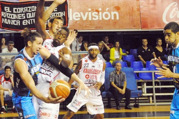 Quilmes dominó a Regatas y sigue creciendo en su lucha: 70-63.