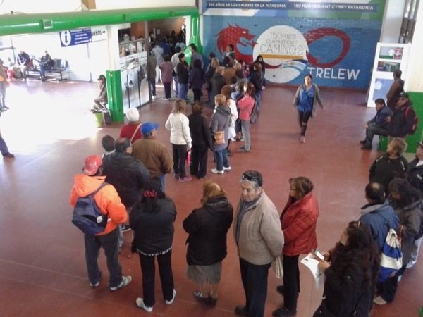 Estiman que esta semana culminará la entrega del TEG en Trelew.