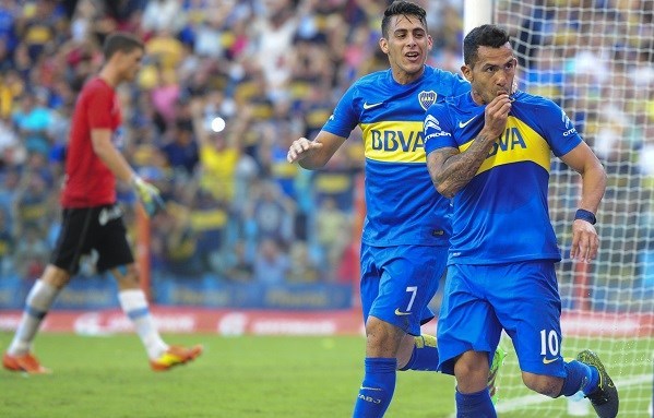 El Apache convirtió la primera conquista "xeneize".