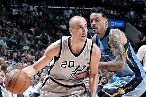 Ginóbili y los Spurs arrasaron a su rival en el arranque de los playoffs.