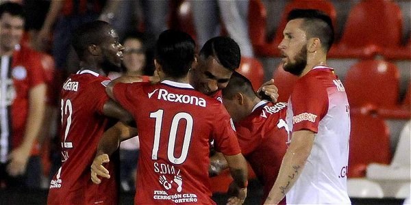 Cerro Porteño venció a Independiente Santa Fe y podría ser el rival de Boca.