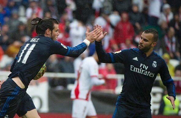 Con gran actuación de Bale, el Real Madrid remonta un 0-2 y derrota 3-2 al Rayo Vallecano.