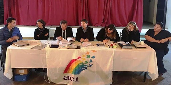 Parte de los nuevos integrantes de la Cooperativa de Servicios Públicos de Puerto Pirámides.
