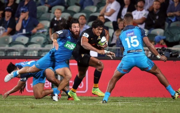  Los Jaguares no pudieron con los Blues en Nueva Zelanda.
