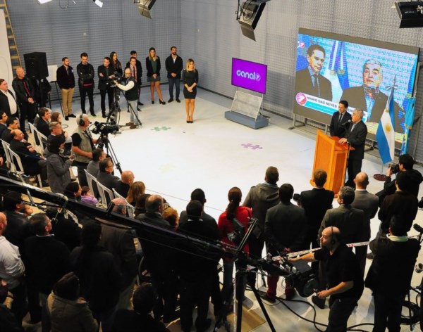 Flamante. Una postal de la renovada sede del canal provincial estatal, con nueva imagen y programación. 