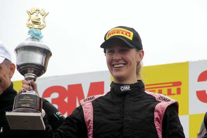 Julia Ballario se convirtió el domingo en la primera mujer en ganar en el Top Race