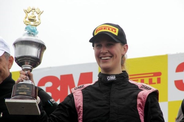 Julia Ballario se convirtió el domingo en la primera mujer en ganar en el Top Race