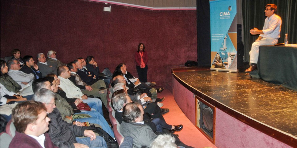 Los asistentes a la charla pudieron recibir un bagaje de datos sobre la situación de las PYMES en el país.