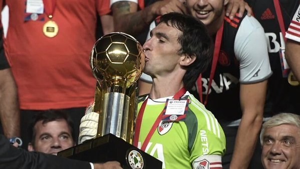 Barovero no va a seguir en River, y los hinchas hicieron tendencia en Twitter, su despedida con el HT #GraciasTrapito.