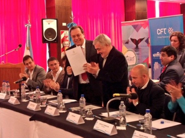 El gobierno declaró huésped de honor al Ministro de Turismo Gustavo Santos (imagen twitter)