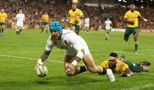 Inglaterra impuso condiciones en Brisbane ante Australia.