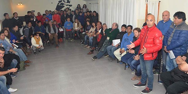 Plan de trabajo. Ante una variada dirigencia. Aidar Bestene pidió por un peronismo abierto a todos. 