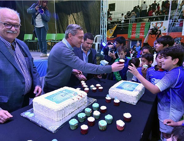 Arcioni presidió la inauguración de los Juegos Evita 2016.