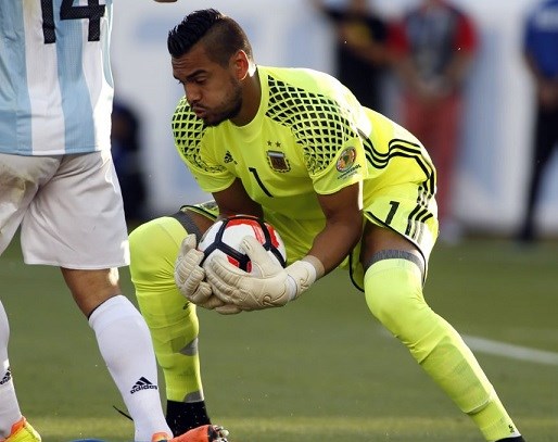 Sergio Romero: "Lionel quizás lo dijo en caliente. Debe pensarlo y descansar".