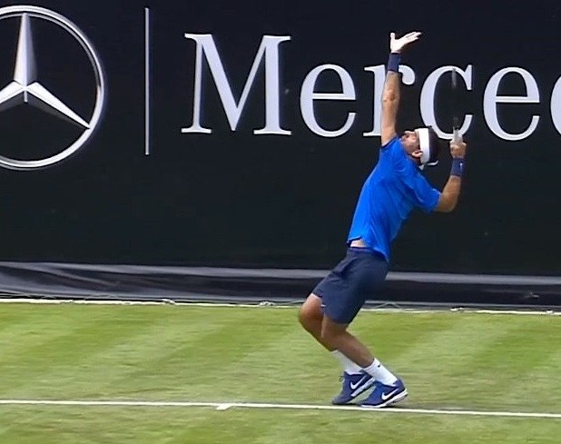 Del Potro volvió y lo revolcó en el pasto de #Stuttgart a Dimitrov.