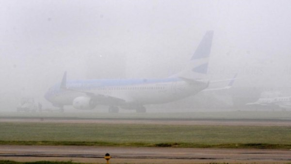 La intensa niebla obligó a cerrar las operaciones en aeroparque